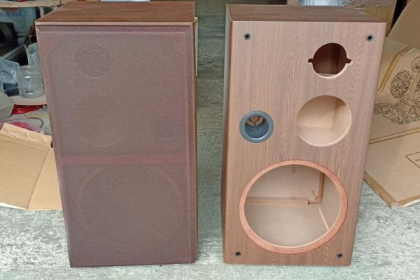 THÙNG LOA BASS 30, 1 MID, 1 TREBLE ( dáng diatone)